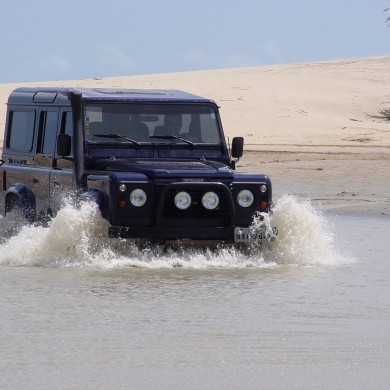 4X4 traversant bras de mer Nordeste Bresil