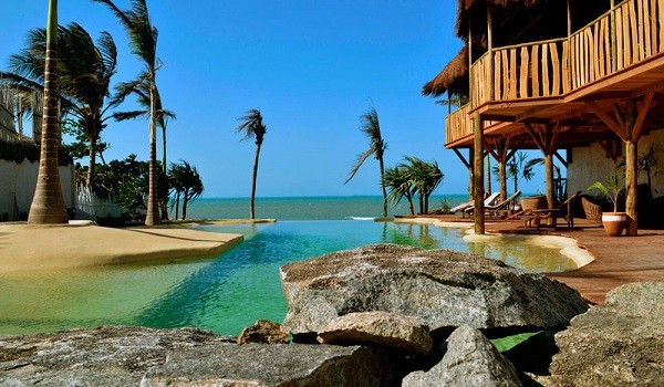 Hurricane Jericoacoara - view from the infinity pool. 