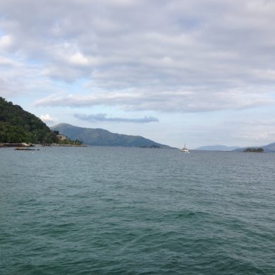 en bateau vers Ilha Grande