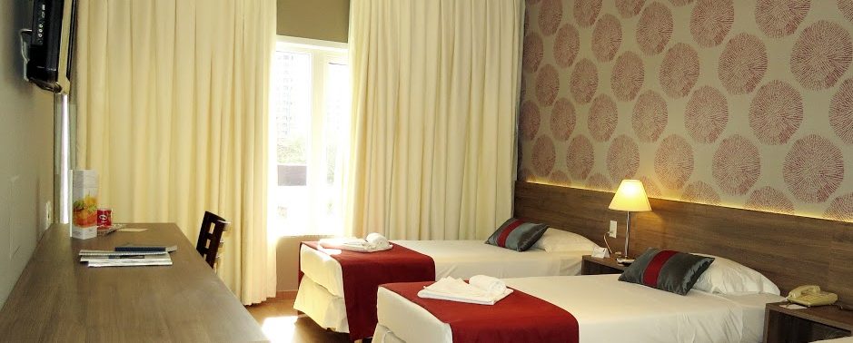 Double room in the hotel continental inn das cataratas. 