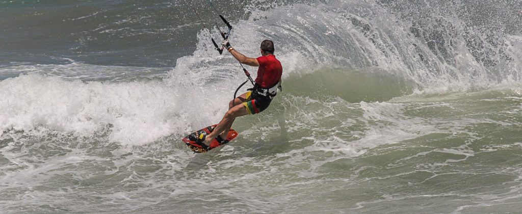 Kitesurfing at Préa beach.