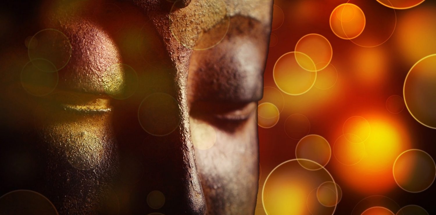 gros plan visage statue de Buddha
