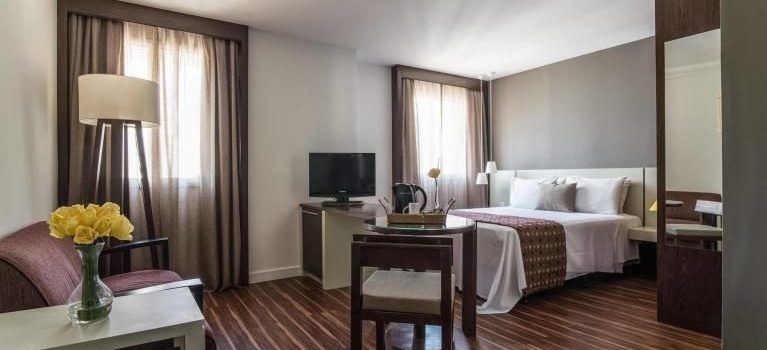 Interior view of room in Nobile Paulista prime hotel.