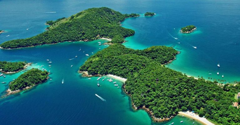 A sky view of Ilha Grande 