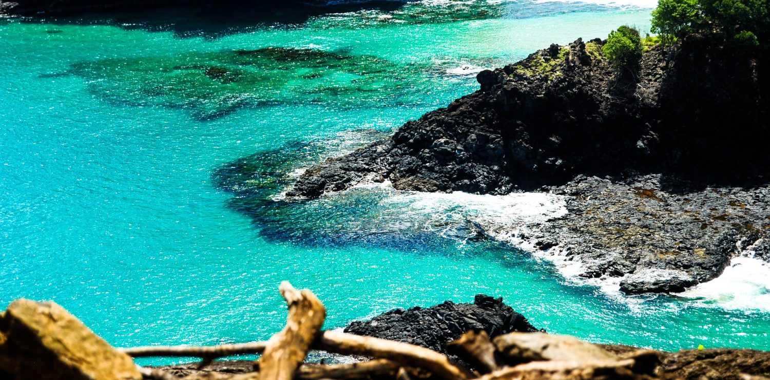 The blue sea of Fernando de Noronha